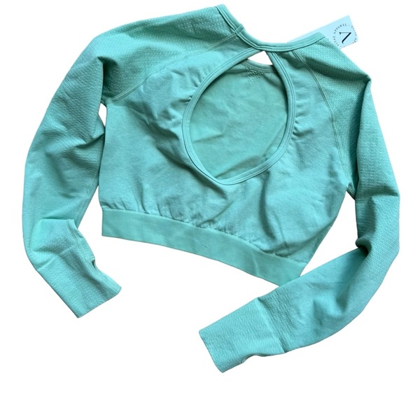 Vitae Apparel Recharge LS Crop Top Lime Green Women's Size: M - Picture 5 of 6